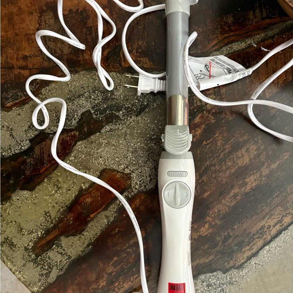 Lange White and Gray Curling Iron